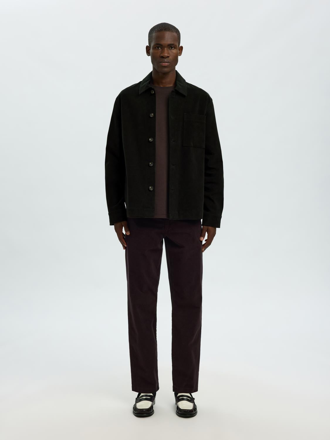 model_shot-front_full